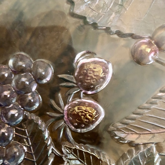 12" glass fruit bowl dish, platter, tray, etched grapevine 12.5" d x 2"h - Picture 7 of 10